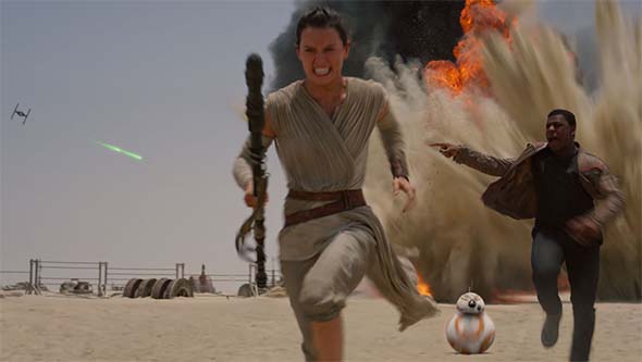 Star Wars the Force Awakens - running from TIE assault