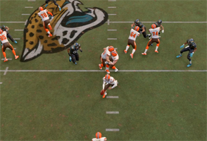 Madden 20 - guards running into each other