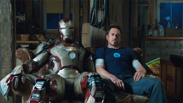 Iron Man 3 - bros on the couch