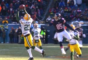 Bears vs Packers: Barkley intercepted