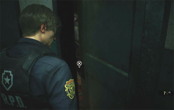 Resident Evil 2 - door peek