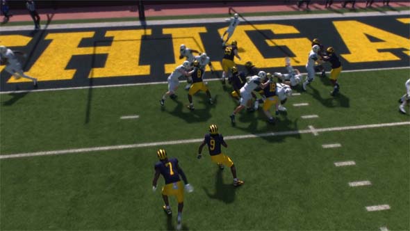 EA Sports College Football 25 - pursuit angles
