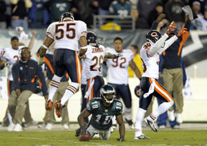 Bears 30, Eagles 24 - Jeremy Maclin is just short of a fourth down conversion to keep the Eagles in the game.