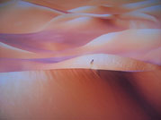 Uncharted 3 - chapter 18 Drake wandering across sand dunes